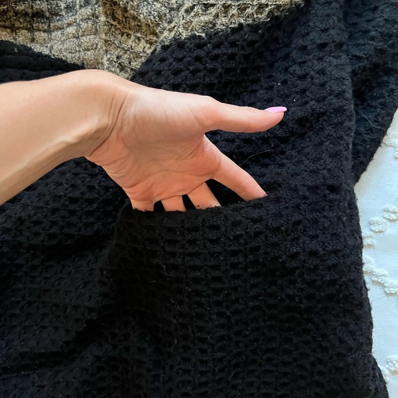 Sweater - Picture 6 of 8